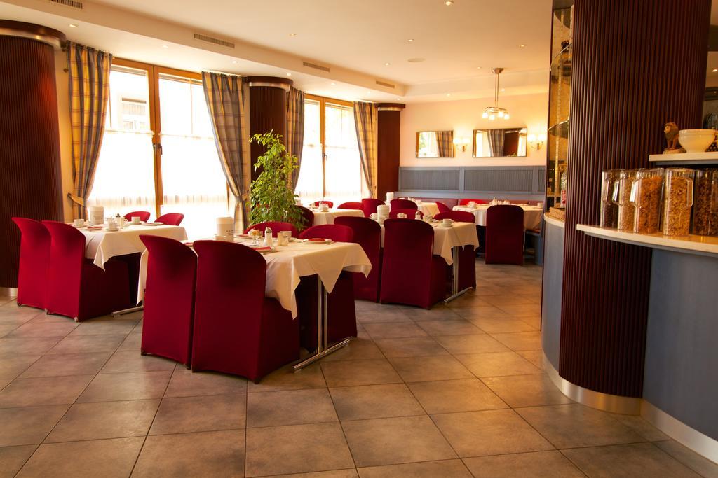 Hotel Zum Loewen Moerfelden-Walldorf Bagian luar foto