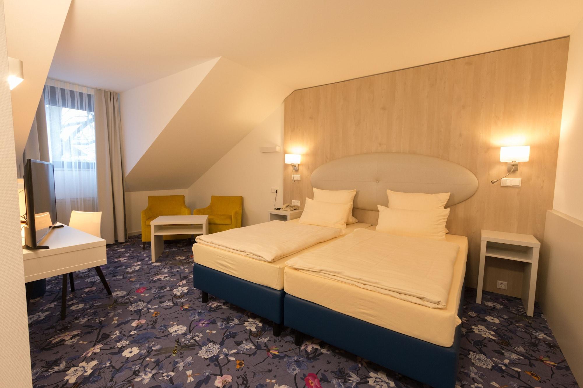 Hotel Zum Loewen Moerfelden-Walldorf Bagian luar foto