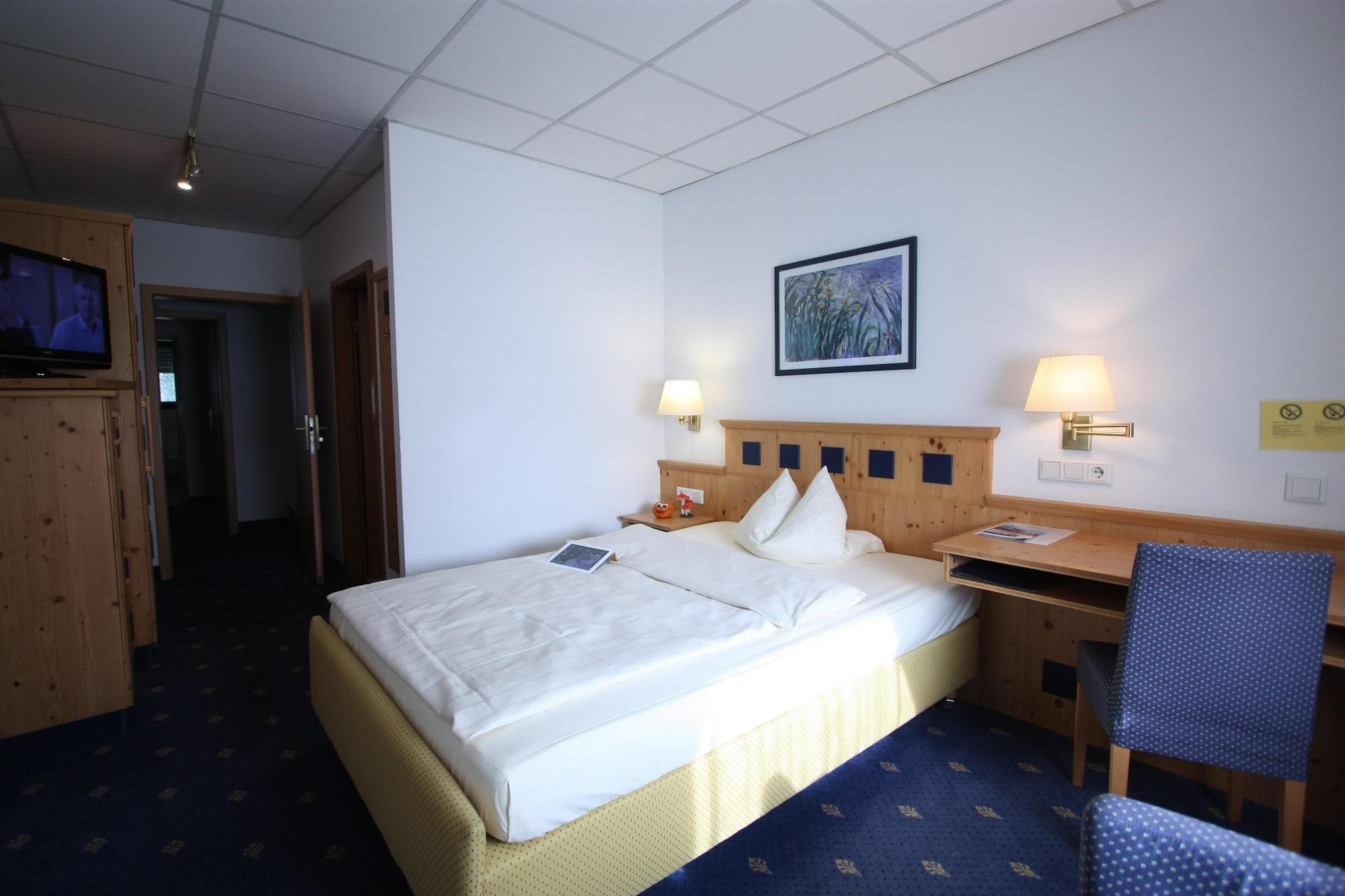 Hotel Zum Loewen Moerfelden-Walldorf Bagian luar foto