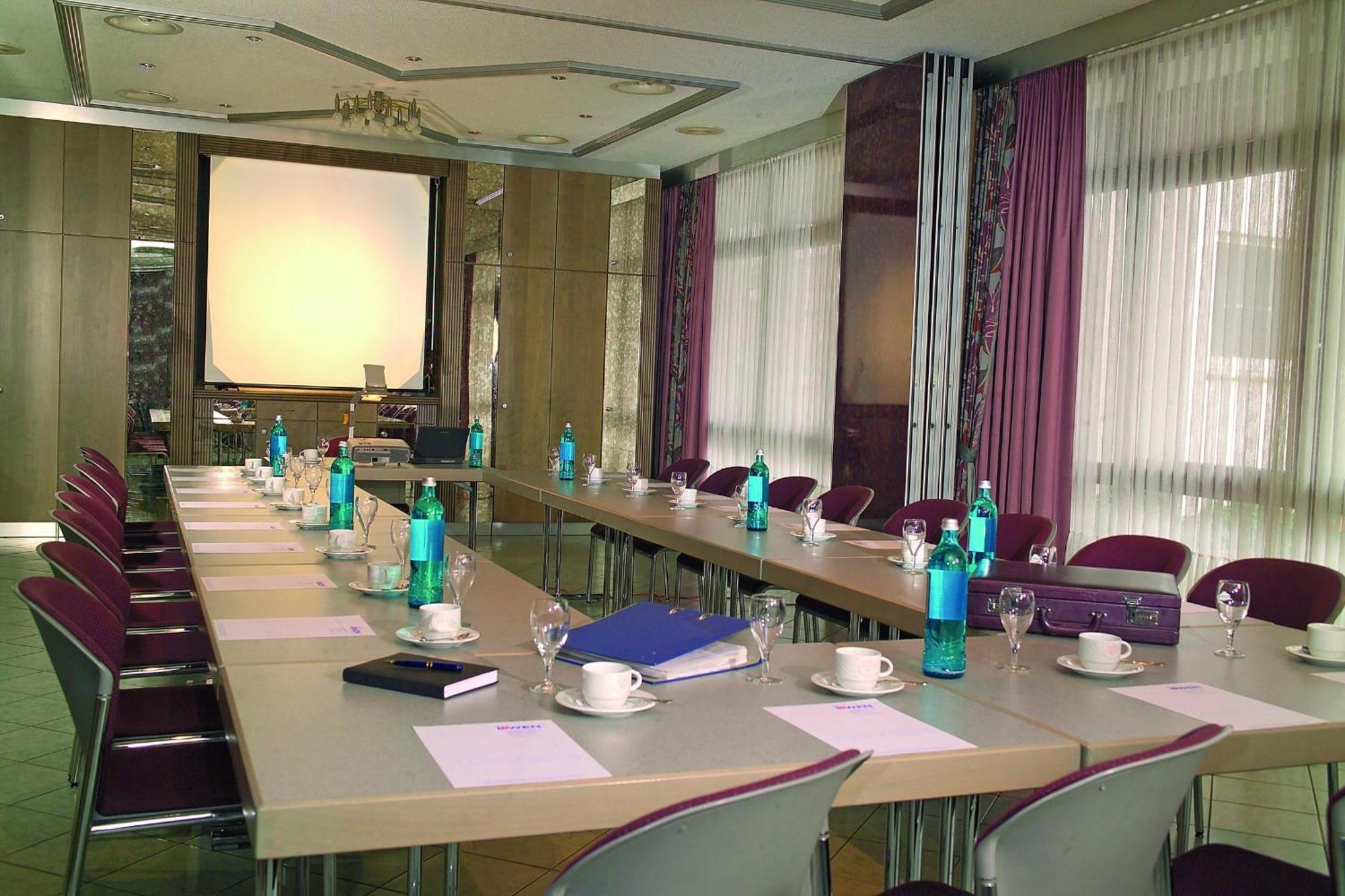 Hotel Zum Loewen Moerfelden-Walldorf Bagian luar foto
