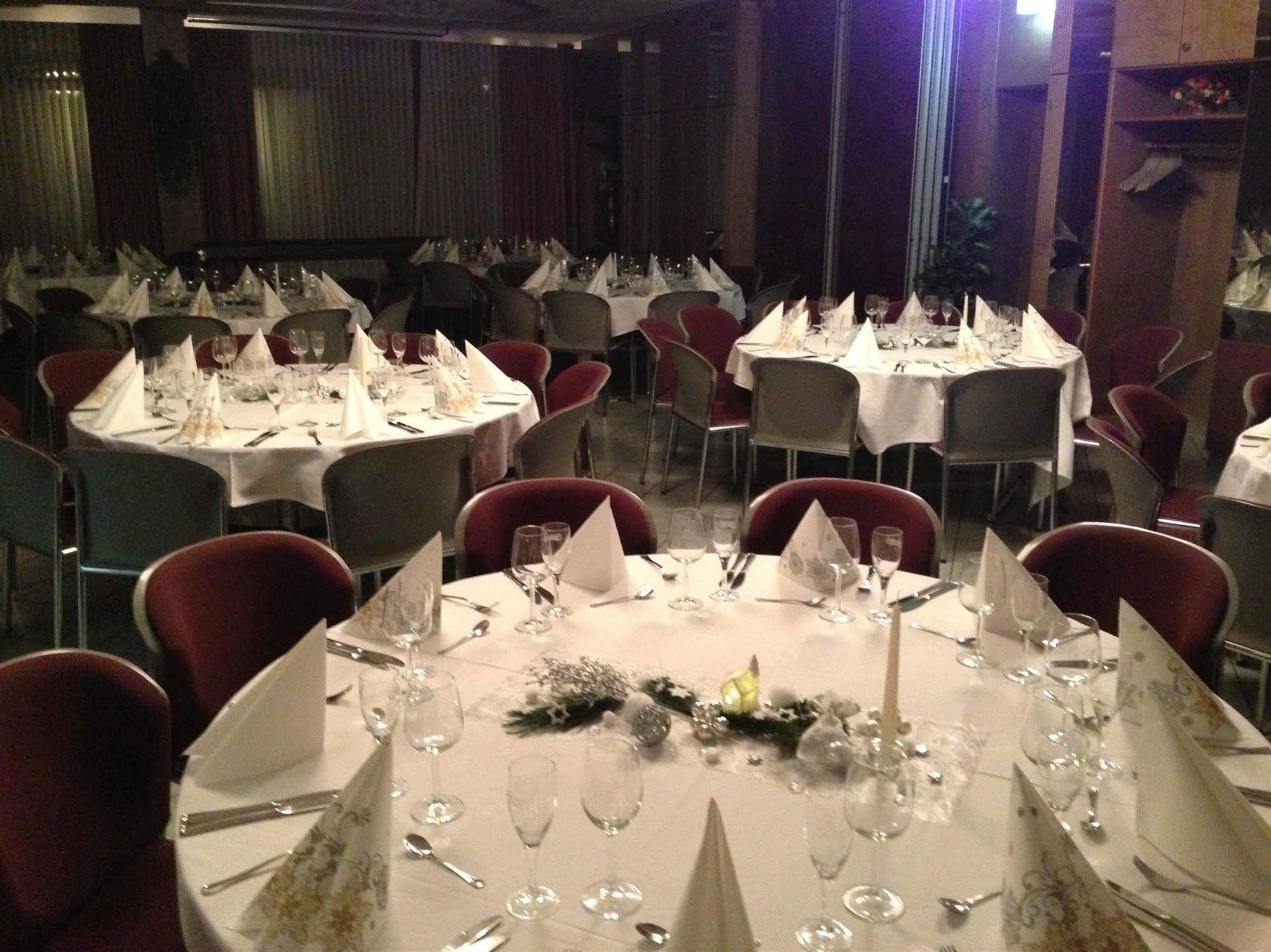 Hotel Zum Loewen Moerfelden-Walldorf Bagian luar foto