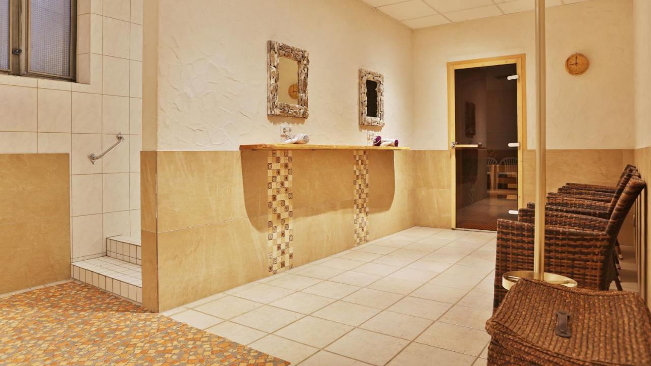 Hotel Zum Loewen Moerfelden-Walldorf Bagian luar foto